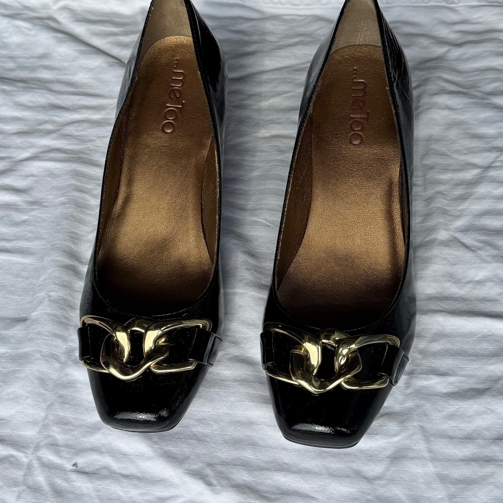 me Too Black Patent 1 1/2 in heel with gold buckle, Size 7.5, never worn